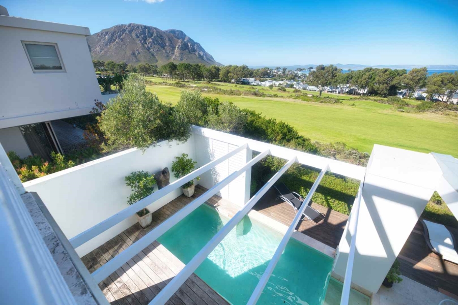 3 Bedroom Property for Sale in Fernkloof Estate Western Cape